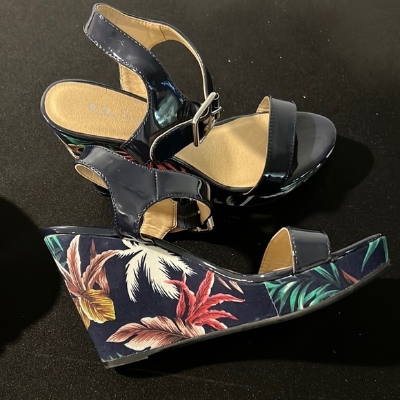 {CL by Laundry} Platform Wedges - Picture 1 of 2
